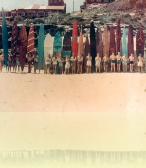 Surfers at Queenscliff Beach, photographer unknown, 1953. Courtesy Queenscliff Surf Life Saving Club and Manly Library++